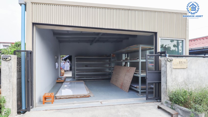 *****บ้านเดี่ยวมือสองย่านนนทบุรี ม.ซอยคุ้มบัวทอง บางกรวย-ไทรน้อย เนื้อที่กว้างขวางมากถึง 75 ตร.ว. ฟังก์ชัน 2 ห้องนอน 1 ห้องน้ำ 2 ที่จอดรถ บ้านชั้นเดี่ยว มีโกดัง บนทำเลเยี่ยม เดินทางสะดวก เชื่อมต่อถ.บางกรวย-ไทรน้อย, ถ.รัตนาธิเบศร์, ถ.กาญจนาฯ สนใจจองเลย!